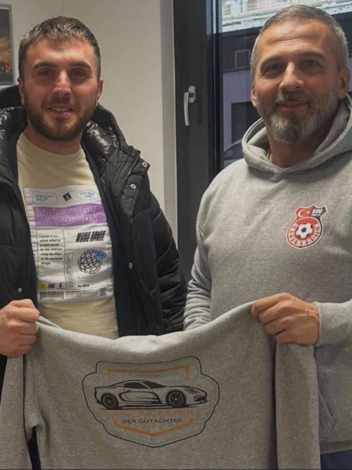 Vereinsfoto mit Sponsor Has Car Expert